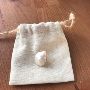 Natural pearl earring，single